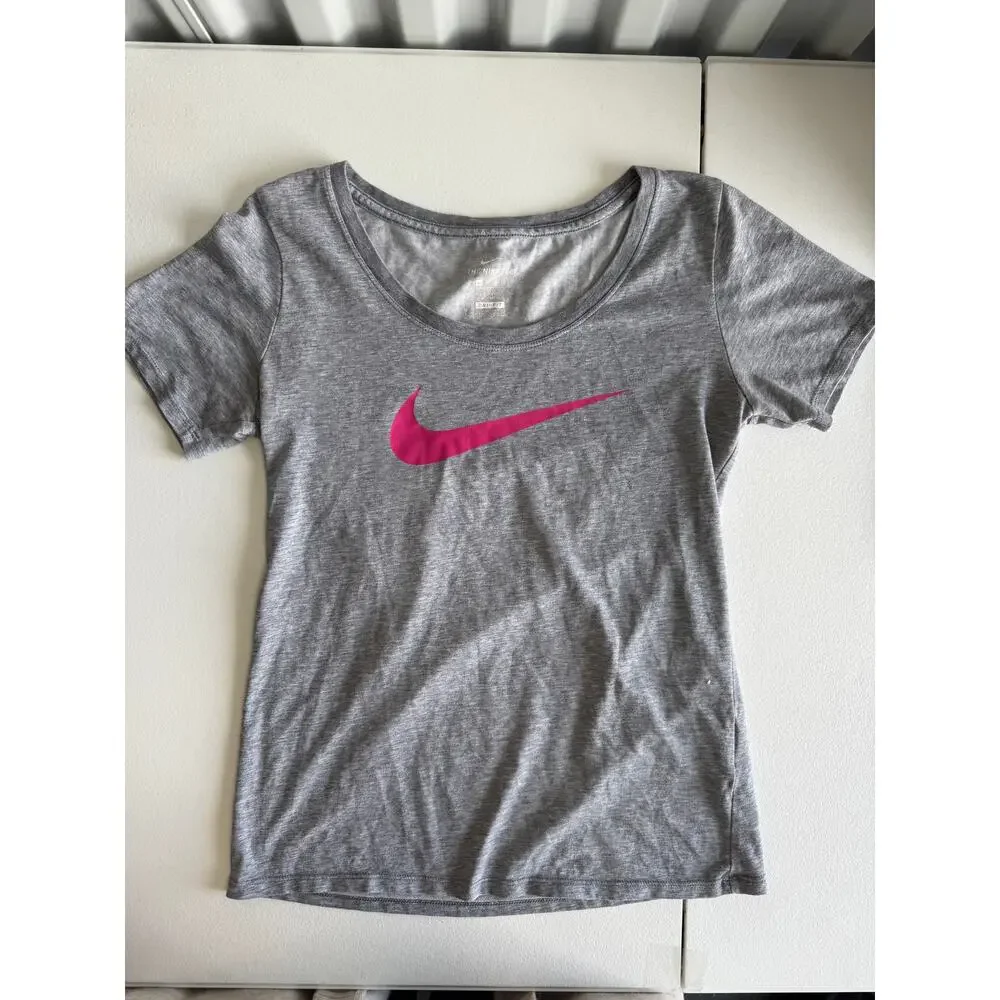 3 for $9 The Nike Tee Dry Fit XS Gray Pink EUC